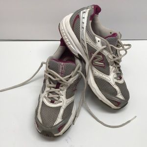New Balance 400 EUC women’s size 7.5